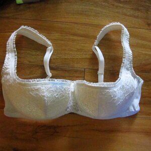 Secrets In Lace White Lace Balconette Underwire Bra size 38DD